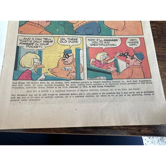 Gold Key Walt Disney The Beagle Boys Comic #22 October 1974 Scrooge McDuck - Picture 3 of 4